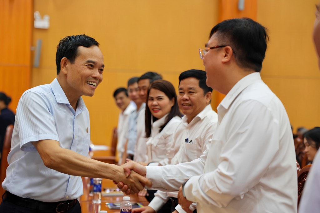 Bí thư Thành ủy TPHCM Trần Lưu Quang tiếp xúc cử tri các phường Bà Rịa, Long Hương, Tam Long.
