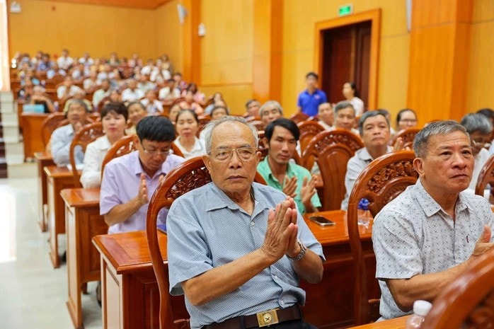 Cử tri phường Bà Rịa tại hội nghị