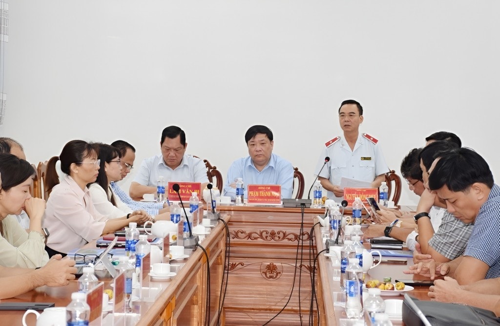 Trưởng Ban Tiếp công dân Trung ương Nguyễn Hồng Điệp phát biểu tại cuộc đối thoại ở Cà Mau.