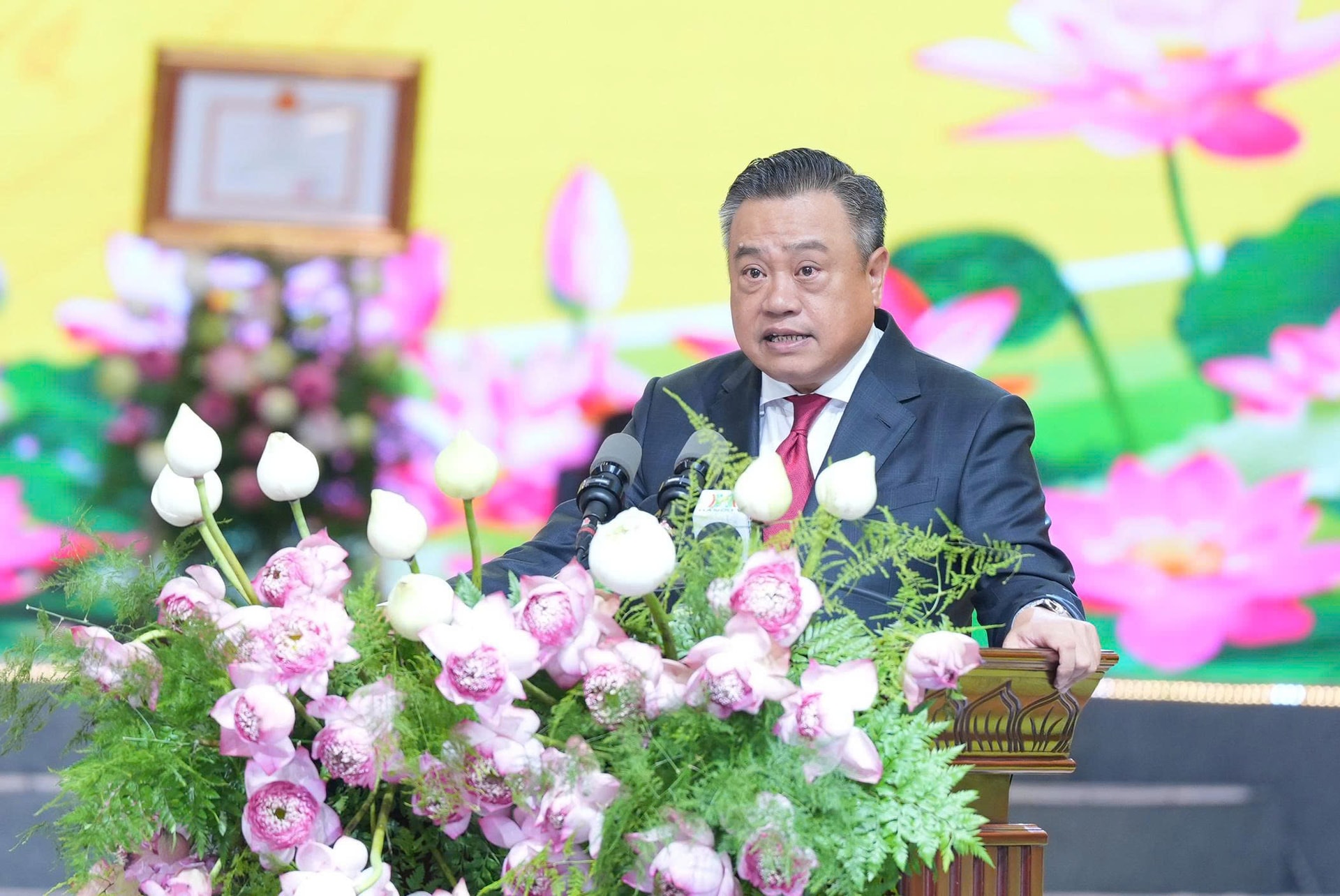 Đồng chí Trần Sỹ Thanh, Phó Bí thư Thành ủy, Chủ tịch UBND Thành phố phát biểu tại buổi lễ. Ảnh: Vie