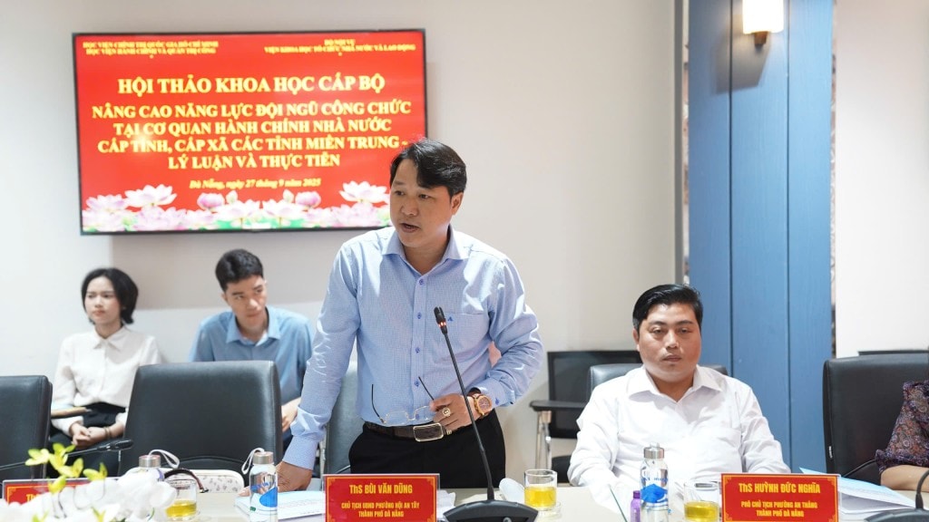 Các đại biểu đã đưa ra khuyến nghị, đề xuất giải pháp nhằm nâng cao năng lực đội ngũ công chức tại cơ quan hành chính nhà nước cấp tỉnh, cấp xã 