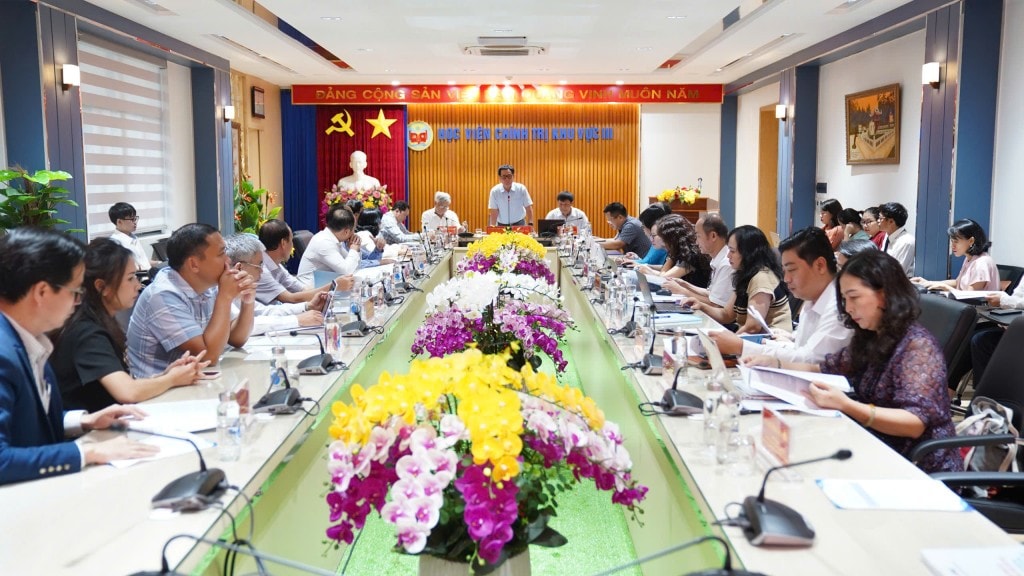 Hội thảo khoa học cấp Bộ “Nâng cao năng lực đội ngũ công chức tại cơ quan hành chính nhà nước cấp tỉnh, cấp xã các tỉnh miền Trung - Lý luận và thực tiễn”