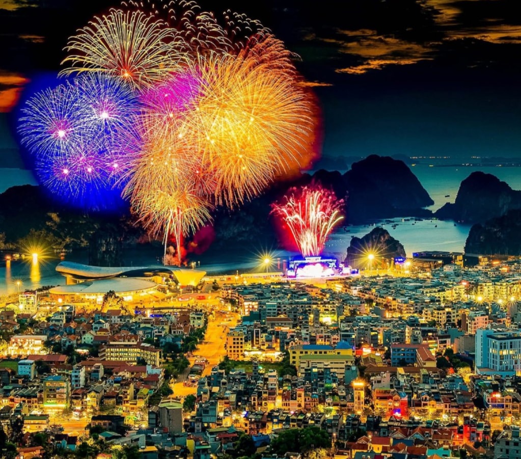 Màn bắn pháo hao tầm cao 15' phút tại Đồi Ngân hàng và Quảng trường 30/10
