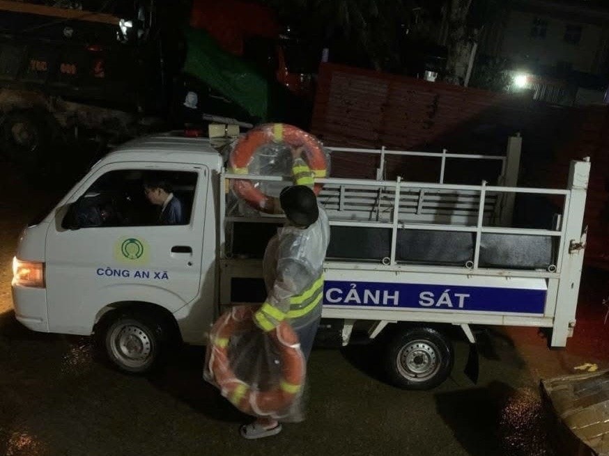 Lực lượng Công an tỉnh Quảng Trị huy động tối đa lực lượng, phương tiện, triển khai công tác phòng, chống bão số 10 Bualoi