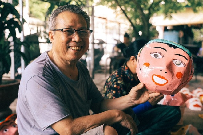 Những chiếc mặt nạ giấy bồi Trung Thu. (Ảnh: Hoài Nam/Vietnam+) do-choi-trung-thu.jpg