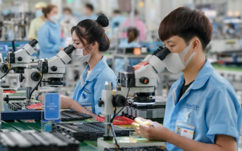 [Podcast] Bộ Nội vụ đề xuất tăng lương tối thiểu vùng lên 7,2% từ 1-1-2026