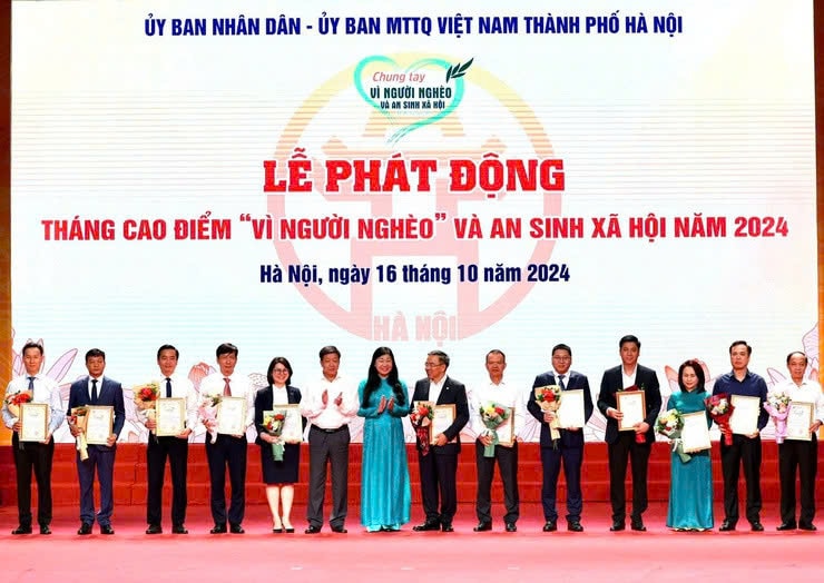 z7065736705207_ffaa4d63d93f0217cb4b97d870475384.jpg