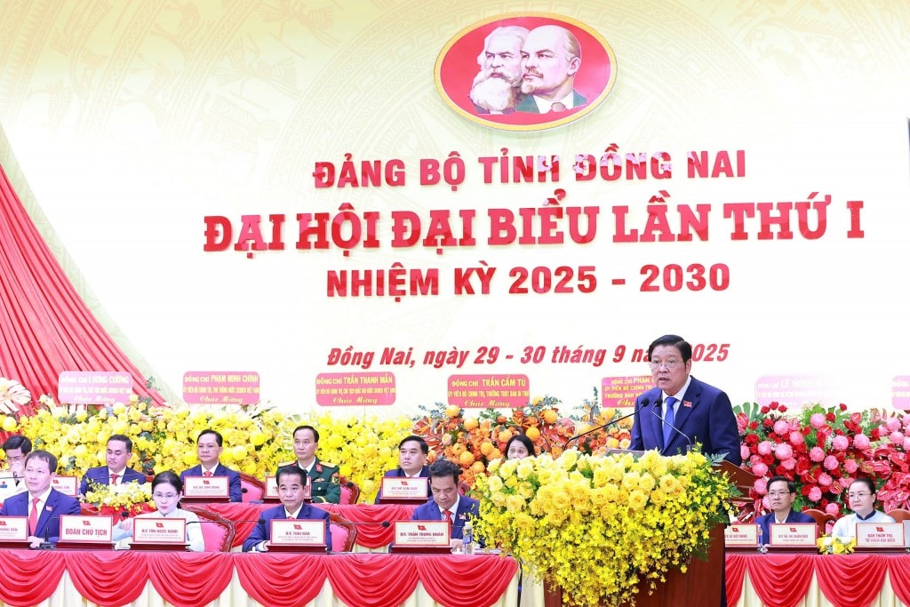 Đồng chí Phan Đình Trạc, Ủy viên Bộ Chính trị, Bí thư Trung ương Đảng, Trưởng ban Nội chính Trung ương phát biểu chỉ đạo đại hội