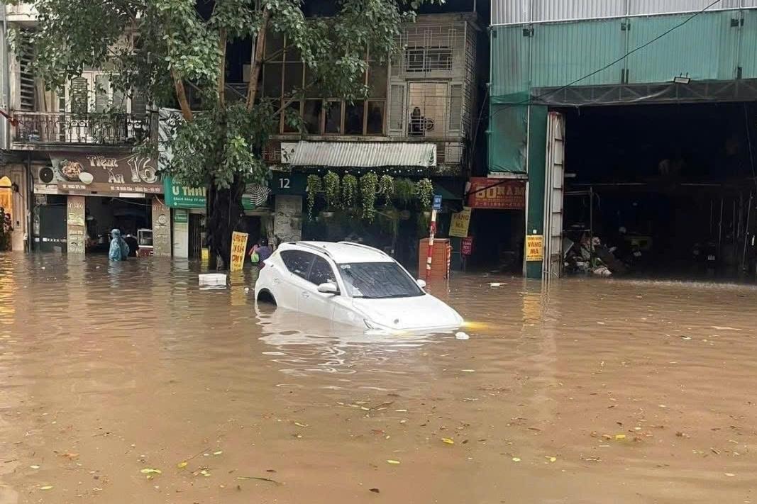 [Podcast] Tin tức ngày 30-9: Giao thông đảo lộn vì bão số 10