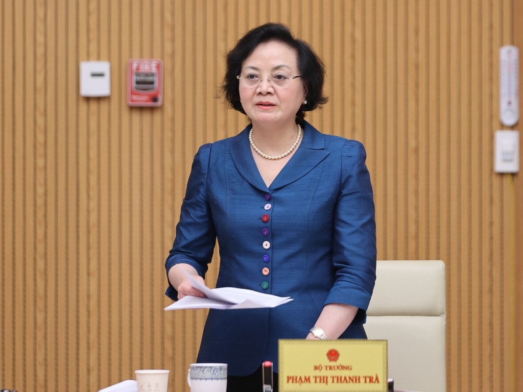Bộ trưởng Bộ Nội vụ Phạm Thị Thanh Trà báo cáo tại phiên họp - Ảnh: VGP/Nhật Bắc