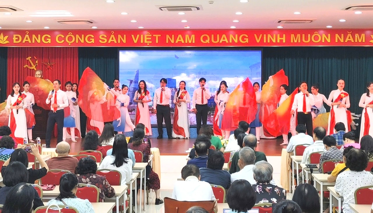0210-cua-nam-khai-mac-tuan-le-hoc-tap-1.jpg