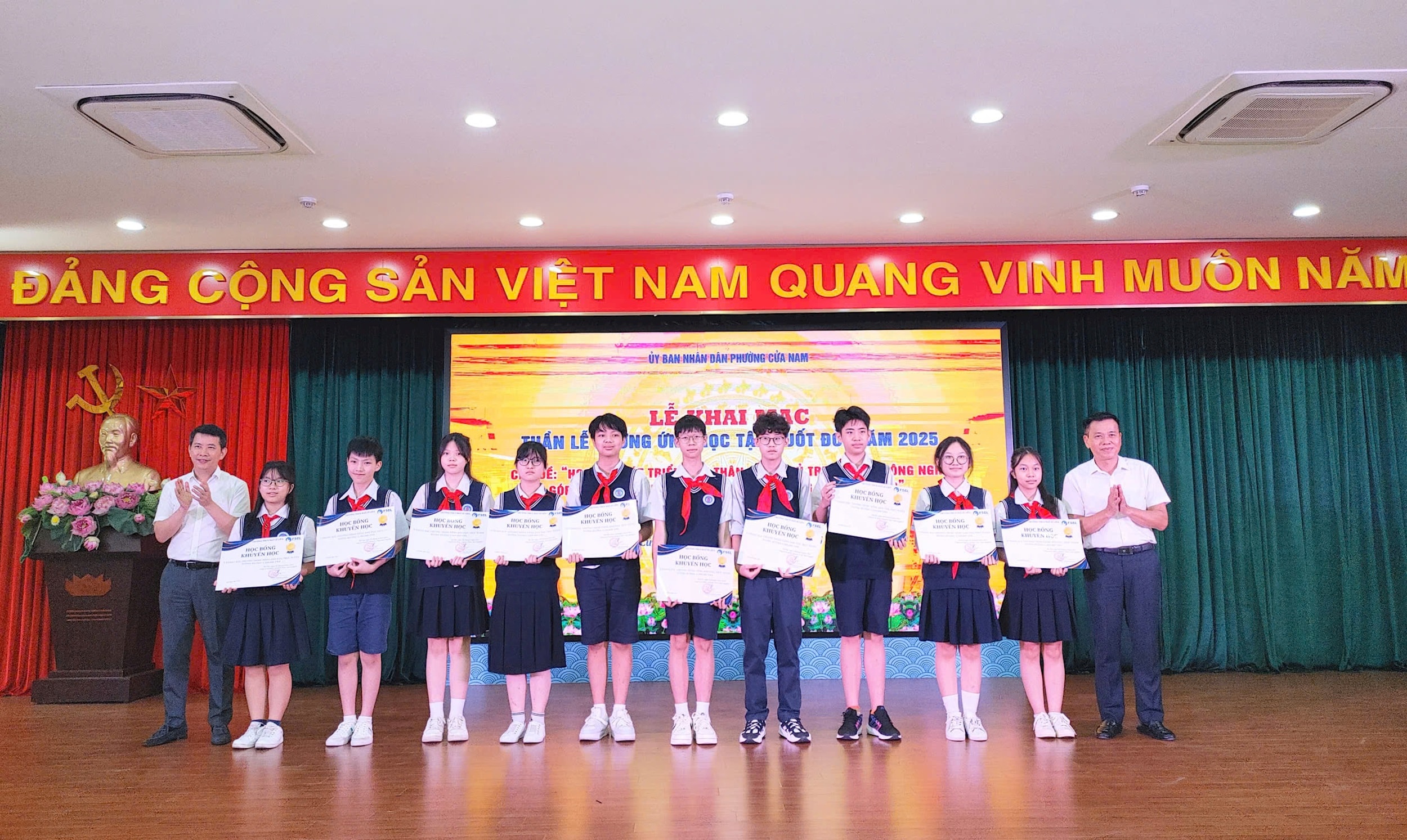 0210-cua-nam-khai-mac-tuan-le-hoc-tap-3.jpg