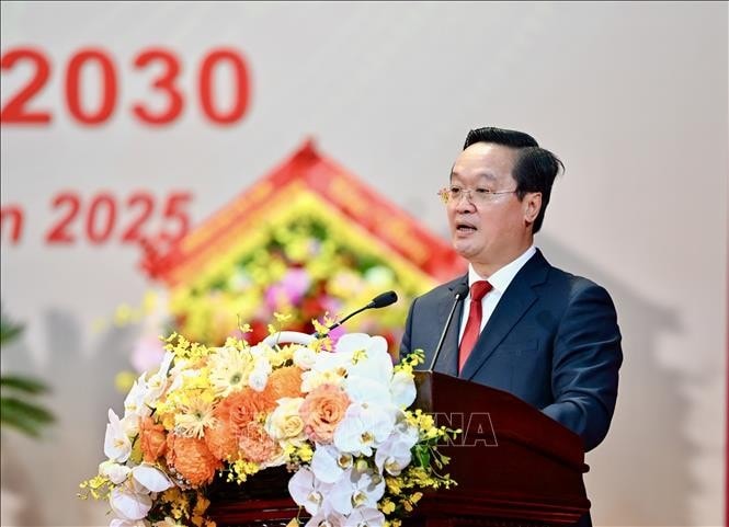 Đồng chí Nguyễn Đức Trung - Bí thư Tỉnh ủy thông báo kết quả Hội nghị lần thứ I, Ban Chấp hành Đảng bộ tỉnh Nghệ An khóa XX, nhiệm kỳ 2025 - 2030.