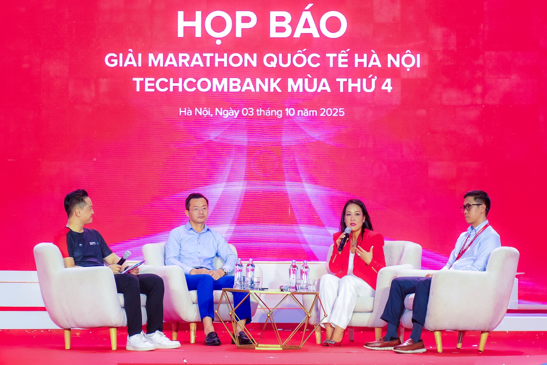 hinh-anh-hop-bao-va-khai-mac_2.jpg