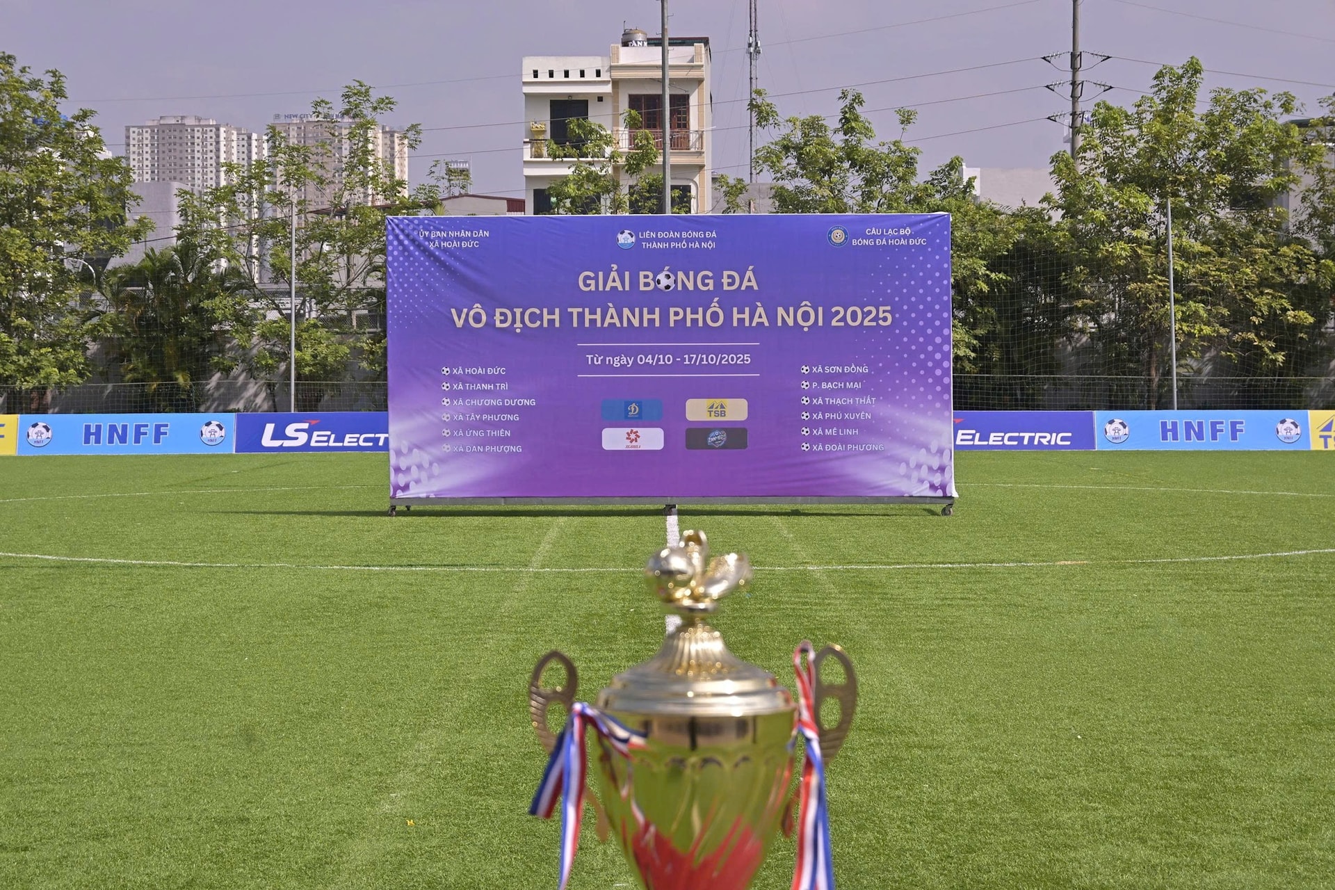 4-cup-football.jpg