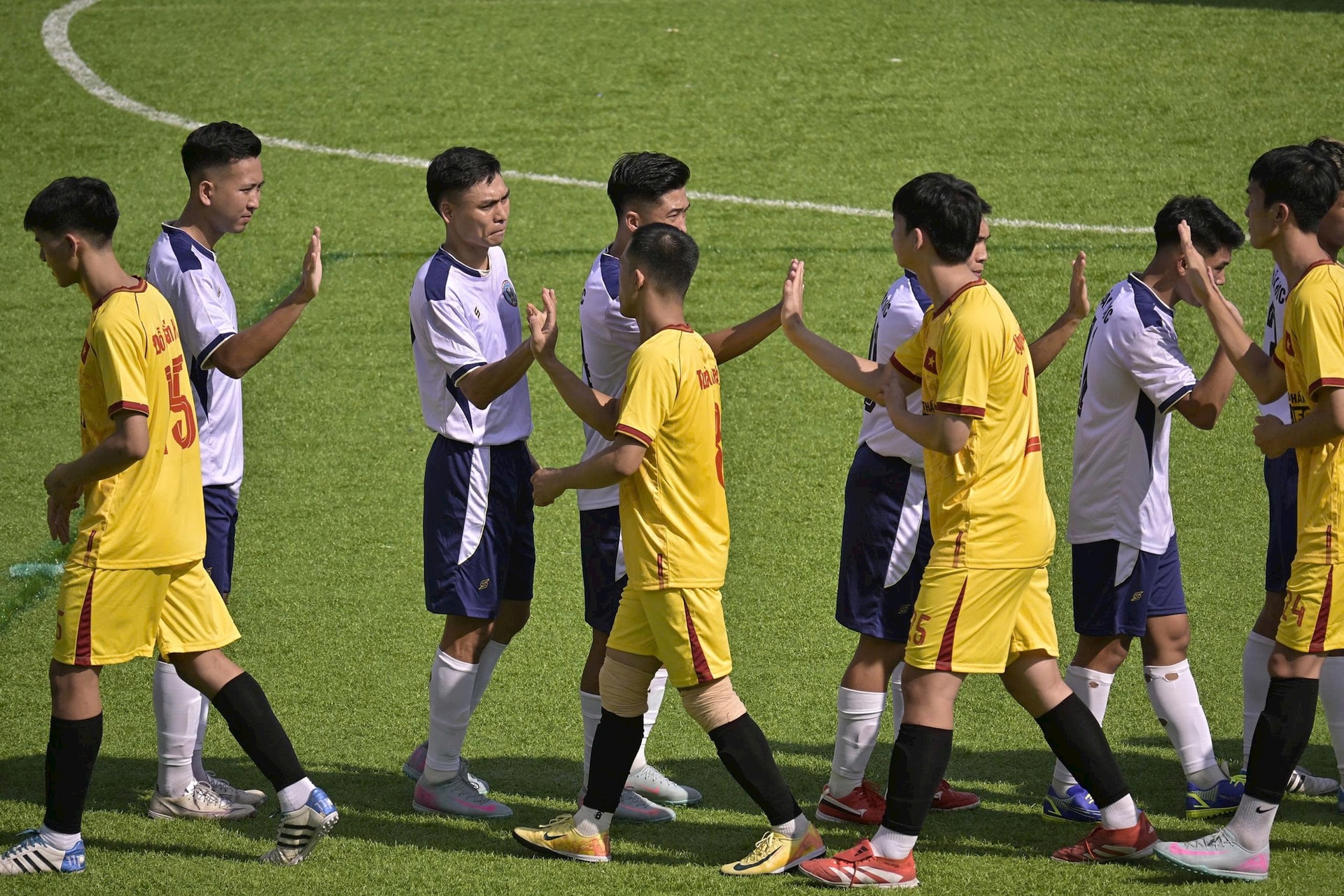 4-two-couples-greeting-each-other.jpg