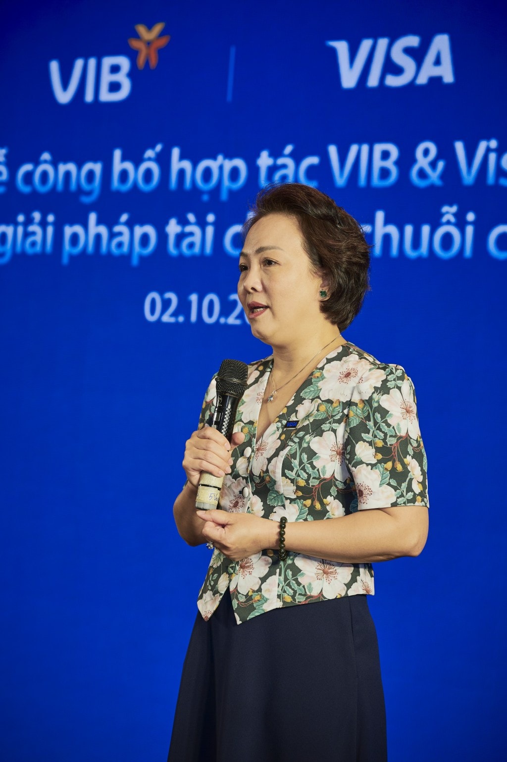 Bà Đặng Tuyết Dung, Giám đốc Visa Việt Nam và Lào chia sẻ tại sự kiện
