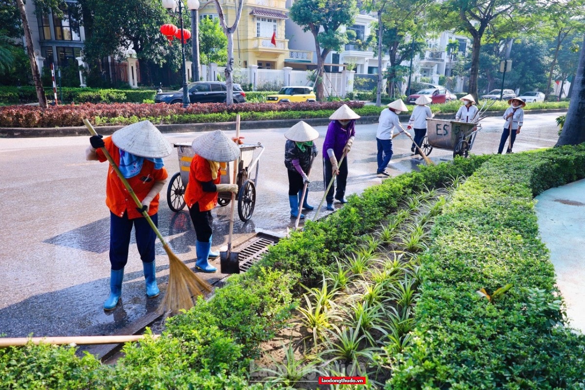 Hà Nội: Ra quân vệ sinh môi trường, chủ động ứng phó bão số 11