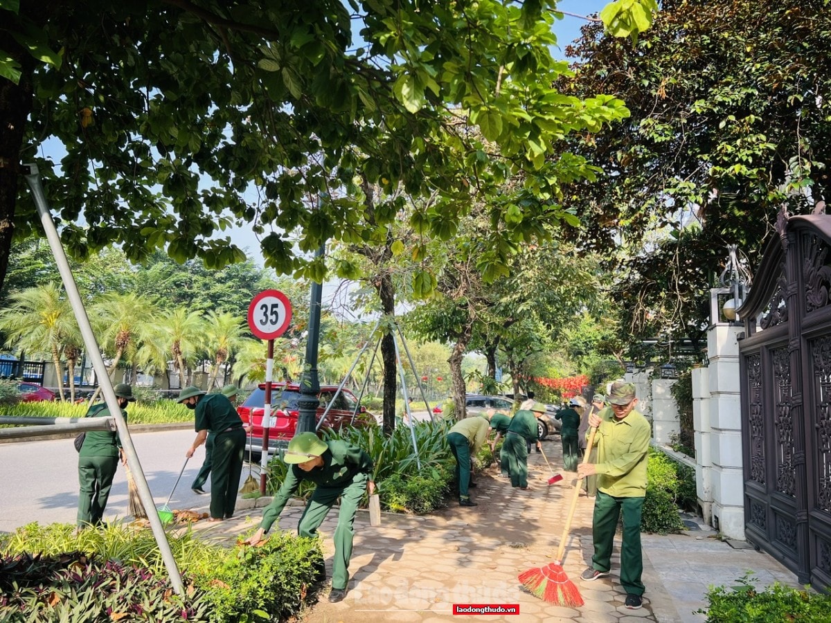Hà Nội: Ra quân vệ sinh môi trường, chủ động ứng phó bão số 11