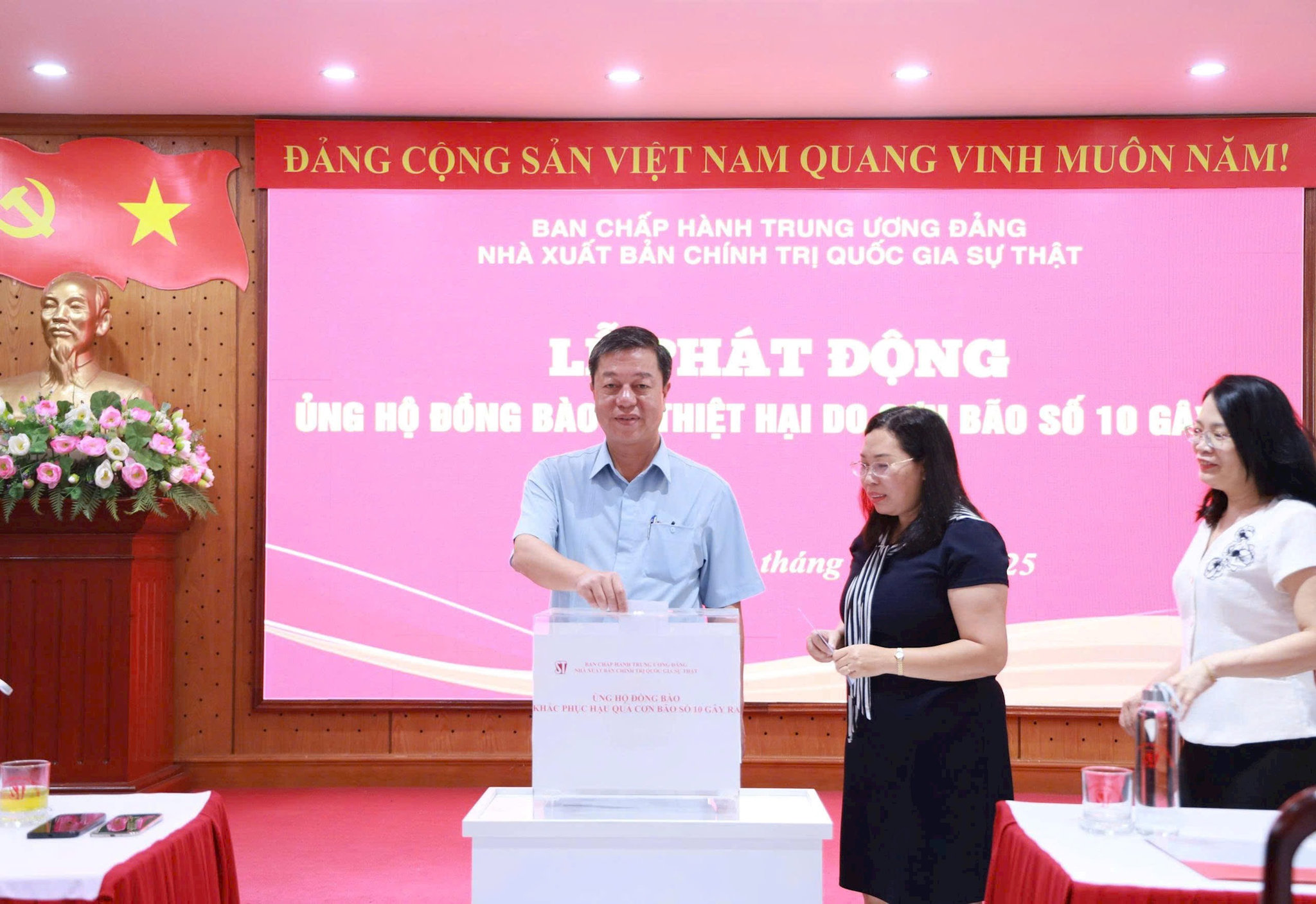 phat-dong-ung-ho-nxb.jpg