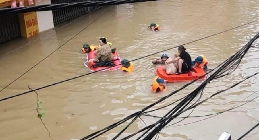 Hiện lực lượng quân đội cùng Cảnh sát Phòng cháy chữa cháy và Cứu nạn cứu hộ, Cảnh sát cơ động (Công an tỉnh Lạng Sơn) đã lên xã Thất Khê, Tràng Định để cứu hộ khoảng hơn 200 hộ dân bị ảnh hưởng bởi sự cố vỡ đập thuỷ điện.