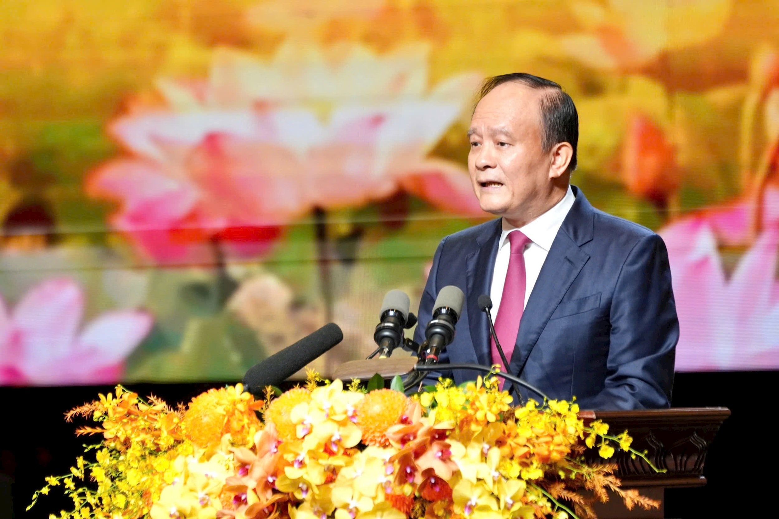 Phó Bí thư Thành ủy, Chủ tịch HĐND thành phố Hà Nội Nguyễn Ngọc Tuấn phát biểu. Ảnh: Viết Thành 