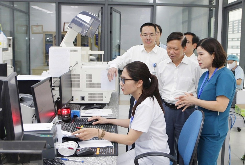 Bệnh viện Đa khoa Sơn Tây triển khai bệnh án điện tử phục vụ khám, chữa bệnh Bệnh viện Đa khoa Sơn Tây triển khai bệnh án điện tử phục vụ khám, chữa bệnh