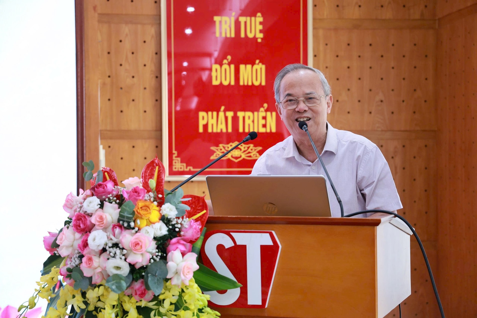 gsts-dinh-xuan-dung.jpg