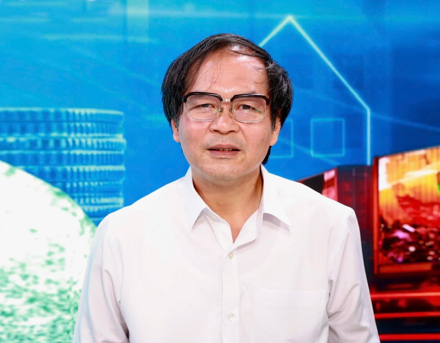 Vicepresidente Permanente y Secretario General de la Asociación de Pequeñas y Medianas Empresas de Vietnam..jpg