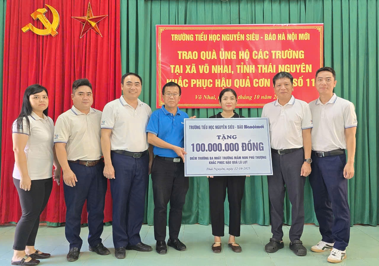 1210-trao-qua-vo-nhai-10.jpg