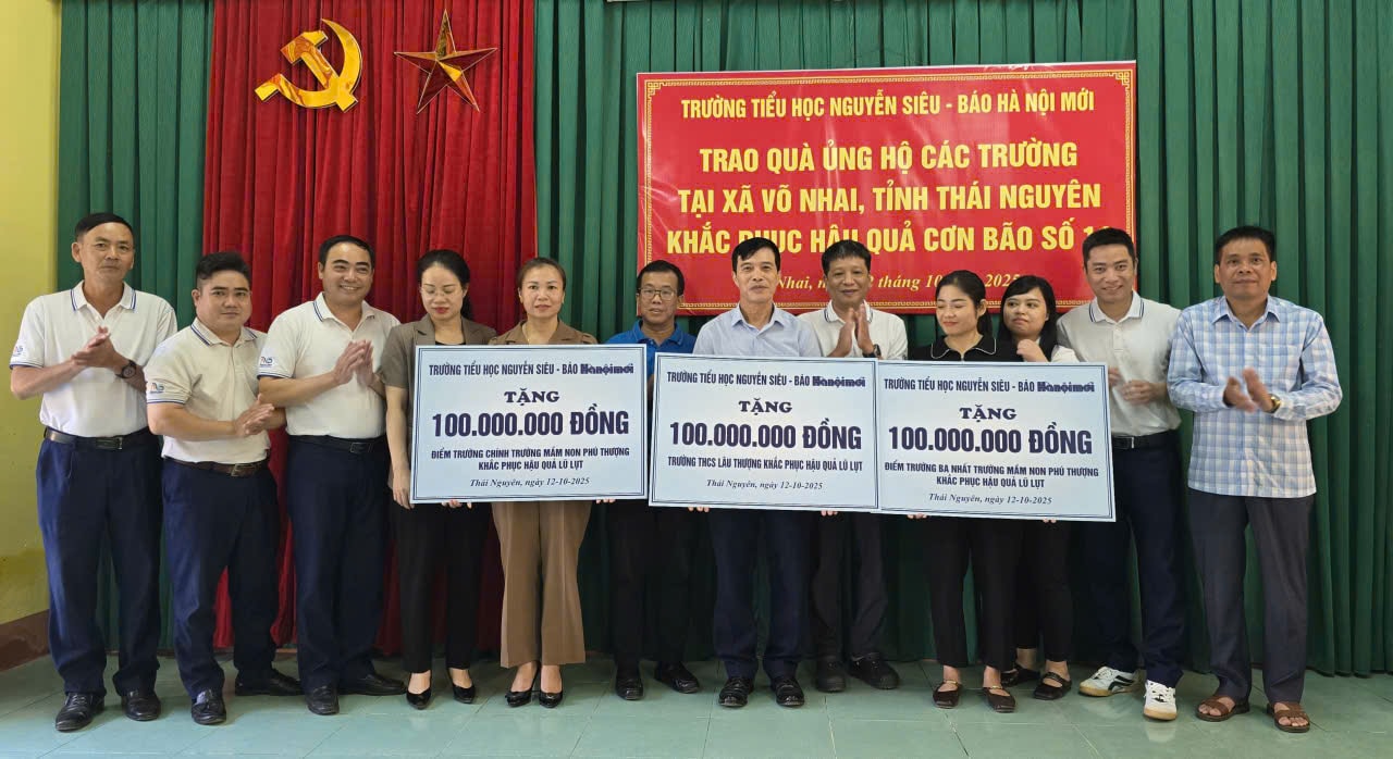 1210-trao-qua-vo-nhai-2.jpg