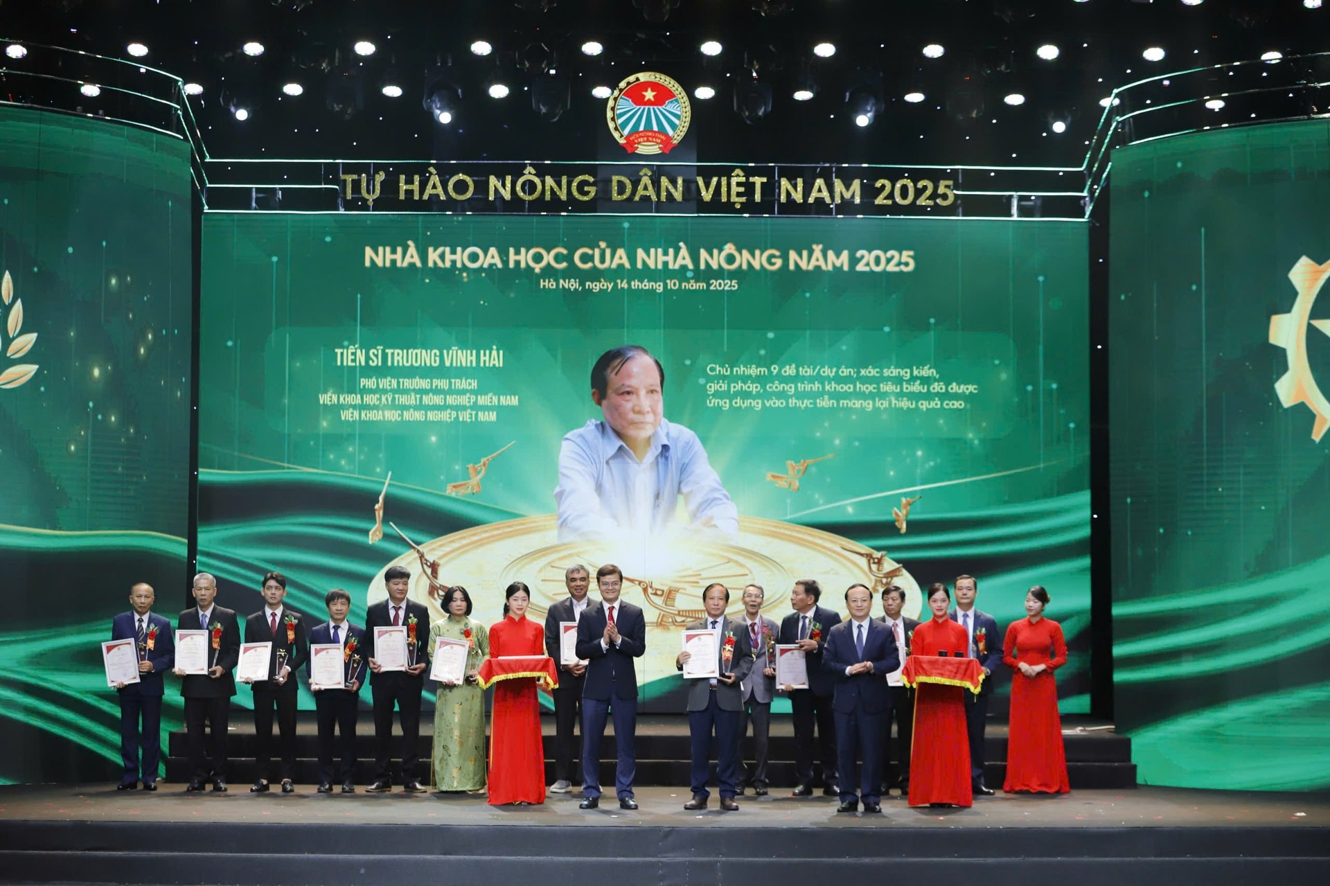 kh-nhom-22-2105.jpg