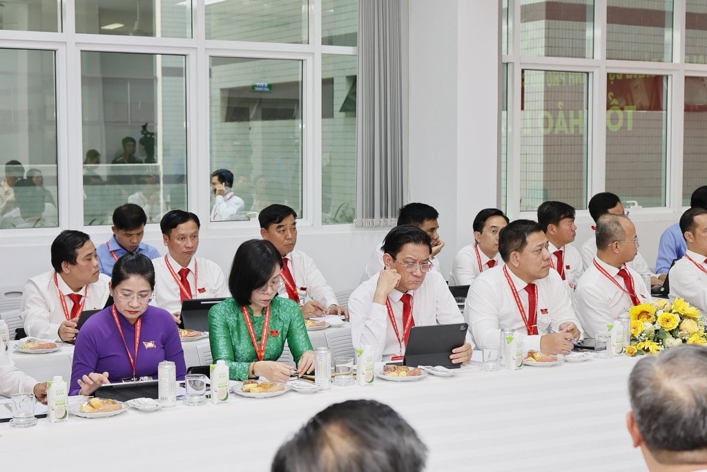 Các đại biểu tập trung góp ý, thảo luận (ảnh: Mai Anh) Các đại biểu tập trung góp ý, thảo luận (ảnh: Mai Anh)