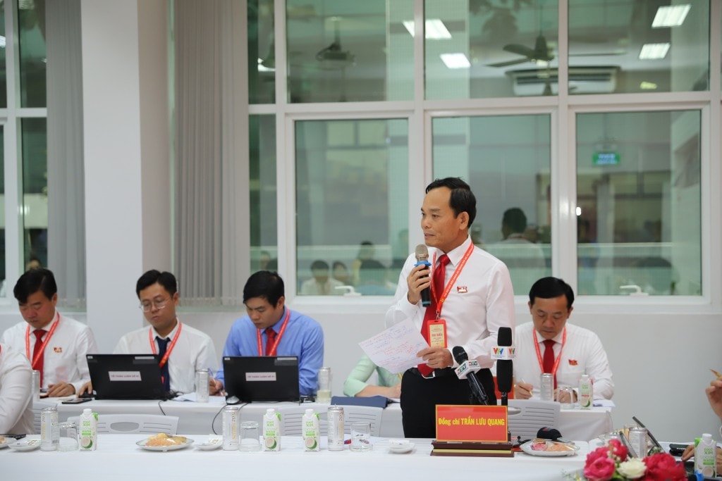 Đồng chí Trần Lưu Quang, Bí thư Thành uỷ TP Hồ Chí Minh phát biểu tại tổ thảo luận số (ảnh: ĐH)) Đồng chí Trần Lưu Quang, Bí thư Thành uỷ TP Hồ Chí Minh phát biểu tại tổ thảo luận số (ảnh: ĐH))