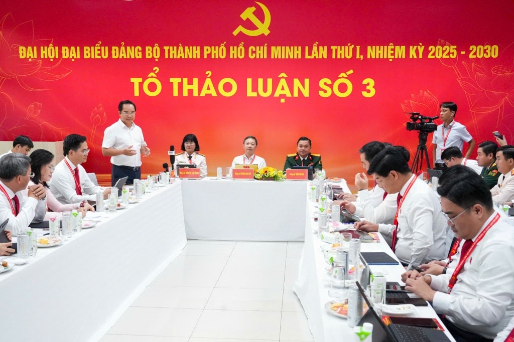 Chủ tịch UBND TP Hồ Chí Minh Nguyễn Văn Được điều hành tổ thảo luận số 3 (ảnh: Hữu Hạnh) Chủ tịch UBND TP Hồ Chí Minh Nguyễn Văn Được điều hành tổ thảo luận số 3 (ảnh: Hữu Hạnh)