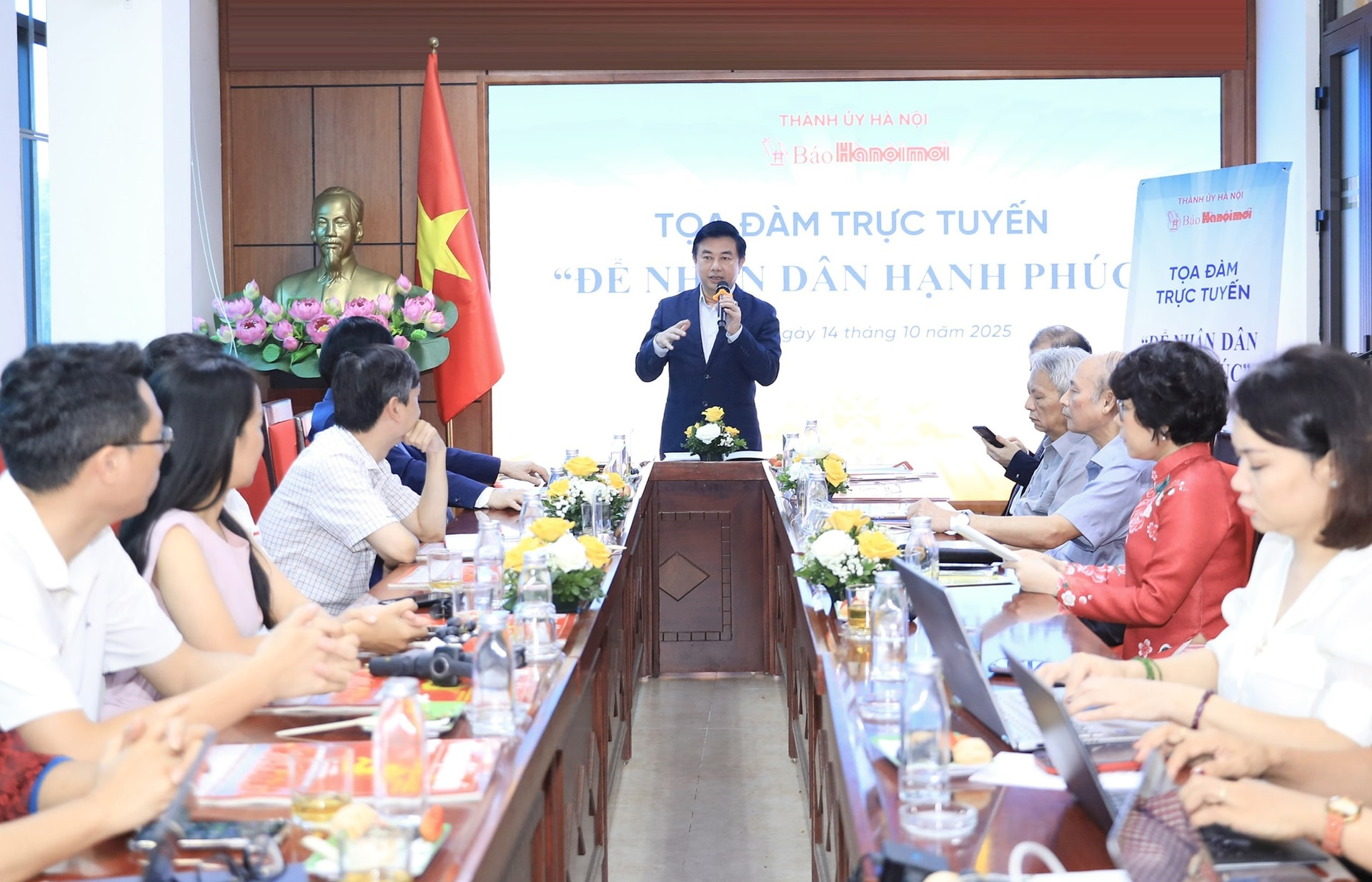 Quang-canh-toa-dam-de-nhan-hanh-chong-véleménnyel-hozzájárul-a-társadalmi-előnyök-életminőség-javítását-célzó-megoldásokhoz-bao-hanoimoi-to-chuc.-anh-quang-thai.jpg