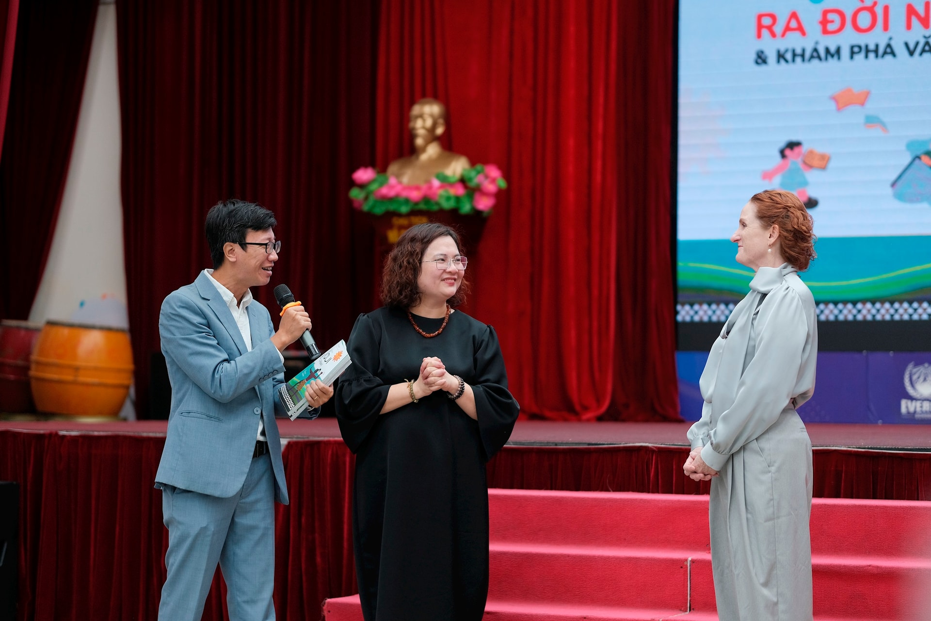 sach-van-hoa-nz.jpg