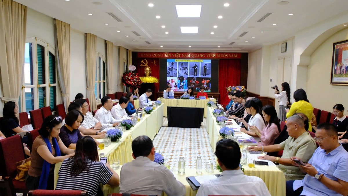 Hội thảo văn hóa phát triển nghệ thuật trong bối cảnh toàn cầu hóa