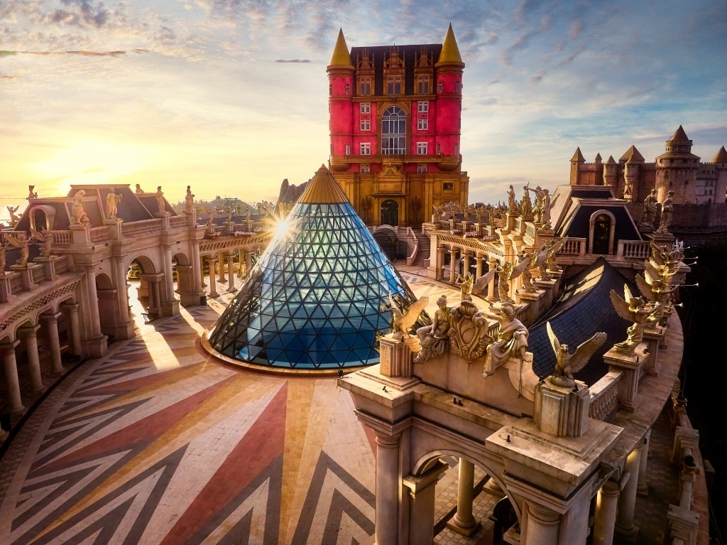 Khu du lịch Sun World Ba Na Hills được WTA vinh danh là Khu du lịch chủ đề hàng đầu châu Á lần thứ 6 liên tiếp.