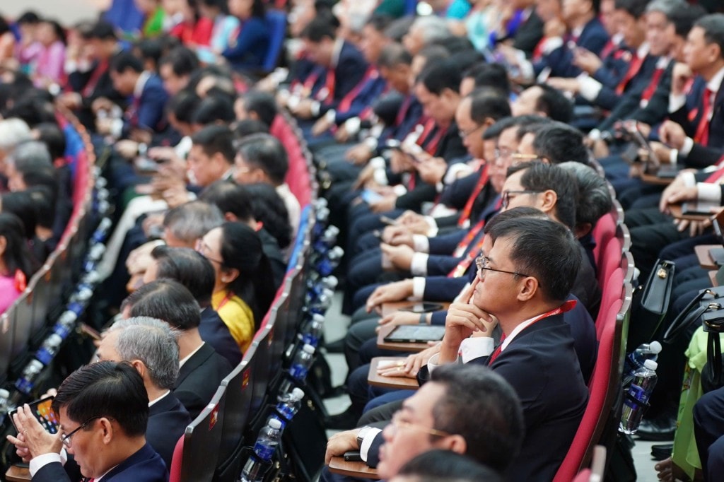 Các đaị biểu nghe tham luận tại đại hội