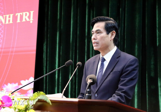 Bí thư Tỉnh ủy Lạng Sơn Hoàng Quốc Khánh phát biểu nhận nhiệm vụ. (Ảnh: Văn Đạt/TTXVN) ttxvn-1510-bi-thu-tinh-uy-lang-son-2.jpg