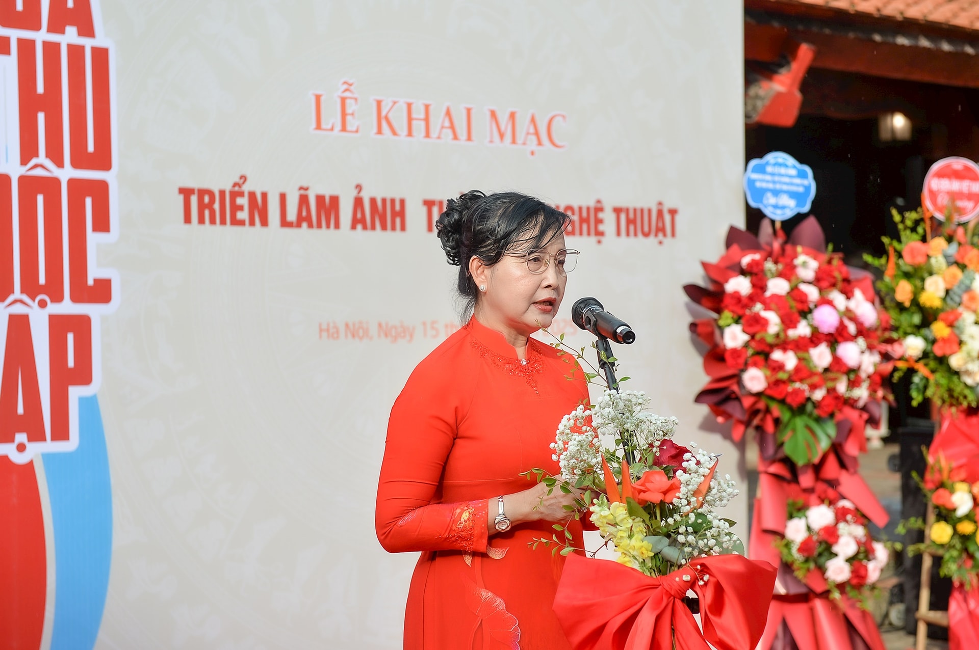 Pengerusi Majlis Kebangsaan Tran Thi Thu Dong 2.jpg