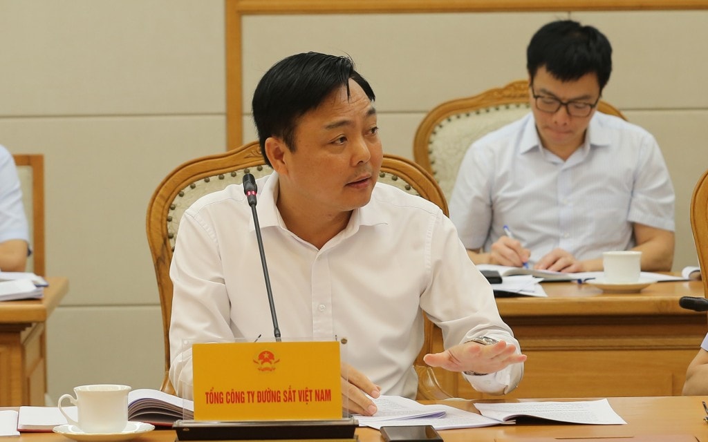 Tổng Giám đốc Tổng công ty Đường sắt Việt Nam Hoàng Gia Khánh nêu kiến nghị - Ảnh: VGP/Minh Khôi