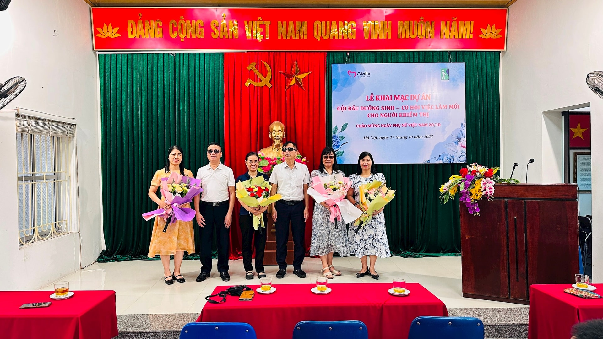 hnm-tang-hoa.jpg