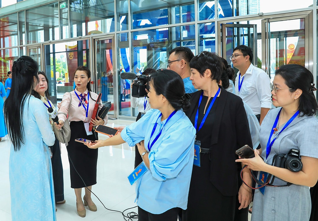 a-phongsuanh-1.jpg