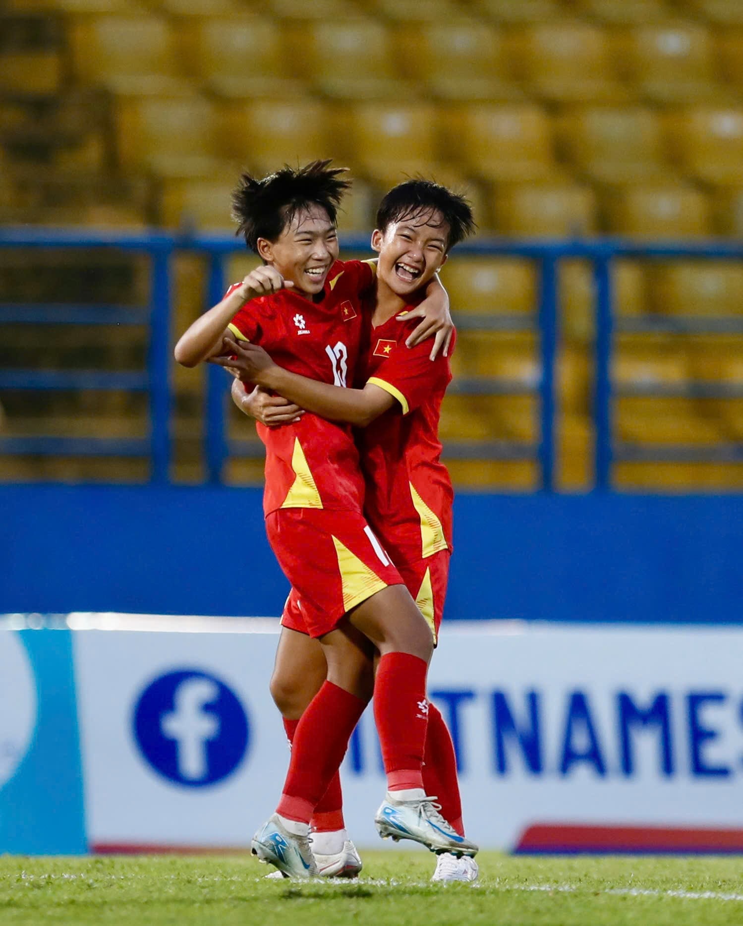 17-u17-nu-vn4.jpeg