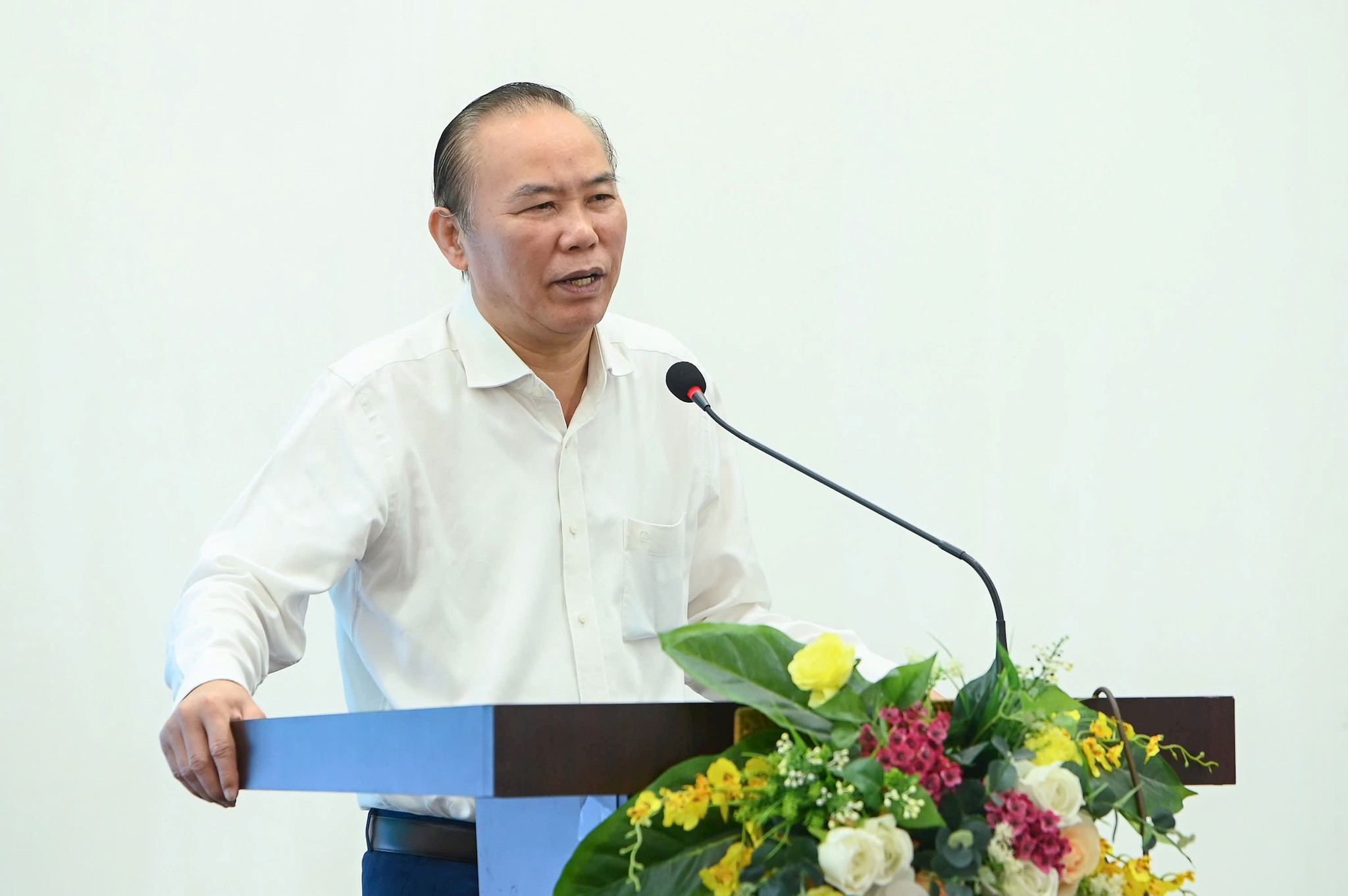 thu-truong-tien.jpg