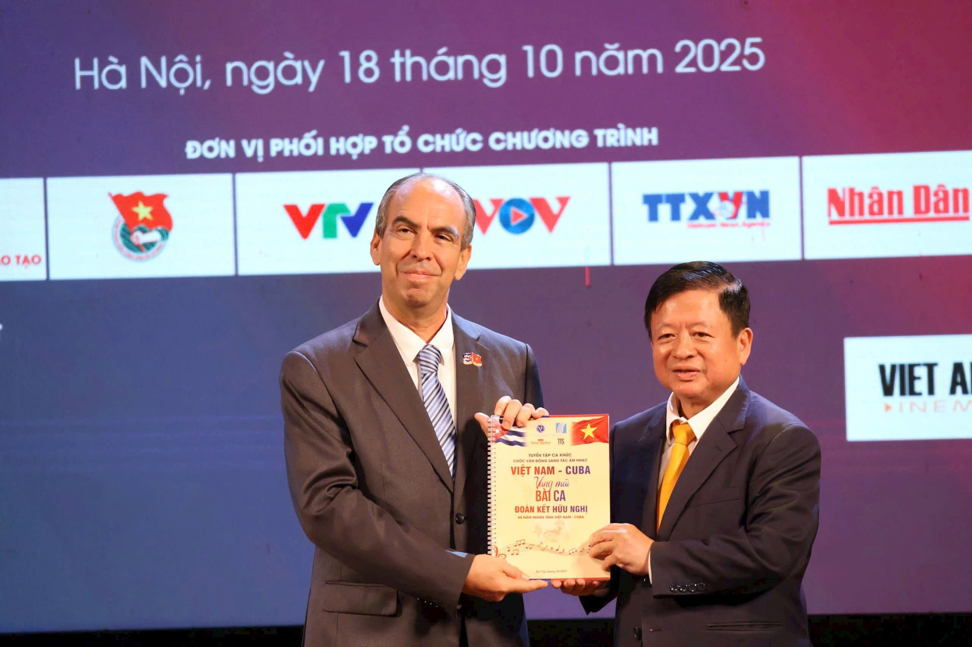 1-trao-tuyen-tap.jpg