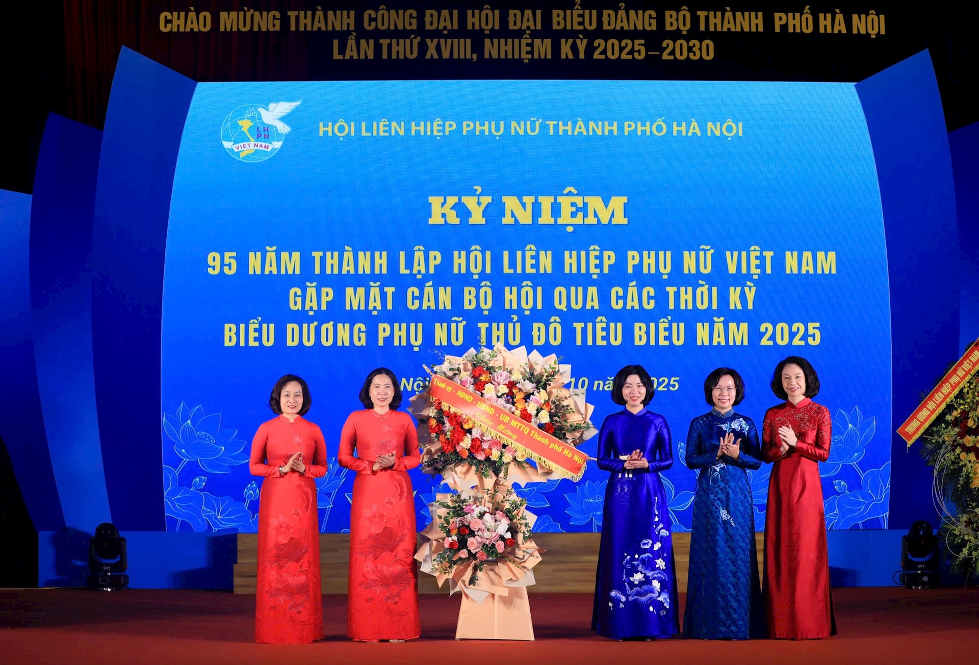 tang-hoa-city-leadership.jpg