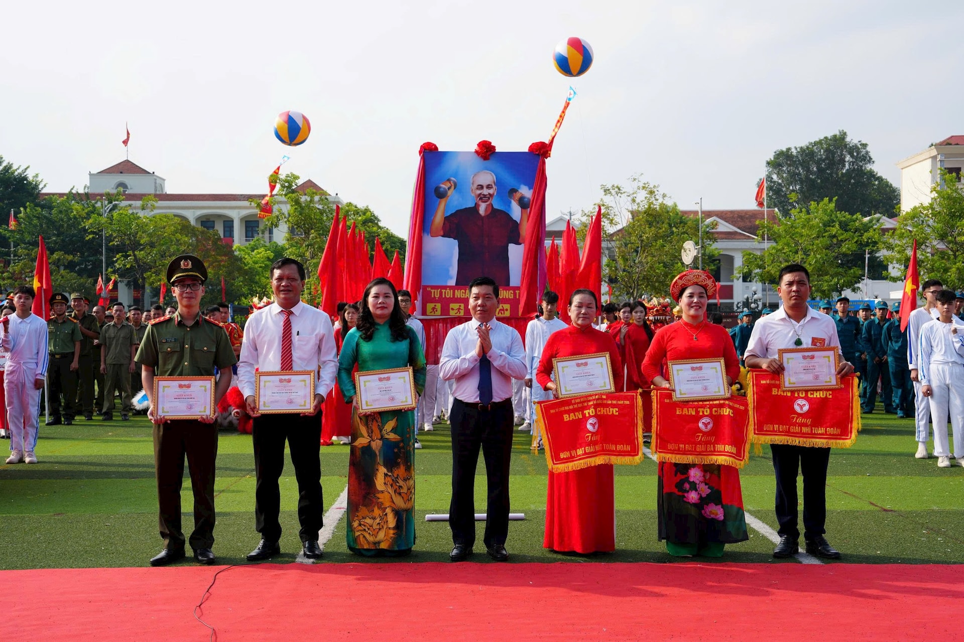 2-quoc-oai.jpg